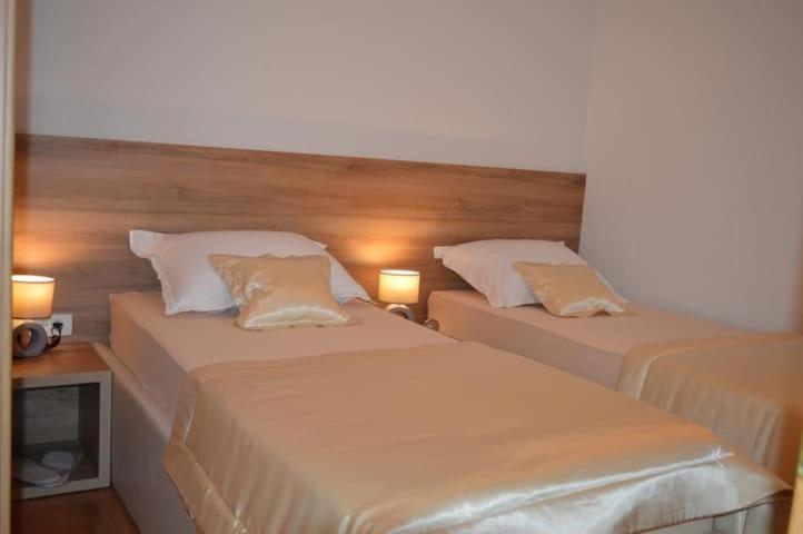 Blue Lake Luxury Rooms Grabovica Camera foto